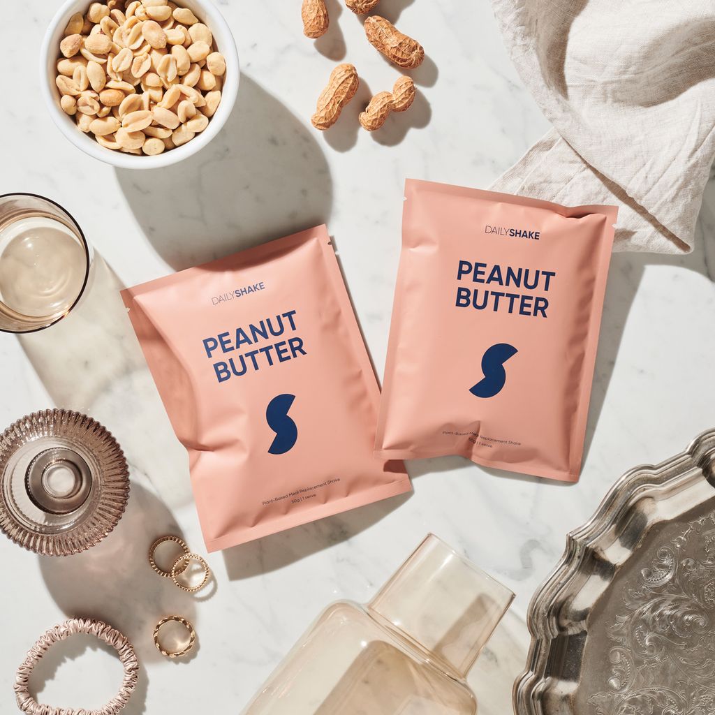Peanut Butter Daily Shake sachets and ingredients